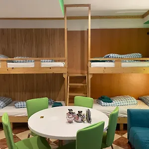 viktoria-hostel.vienna-besthotels.com/